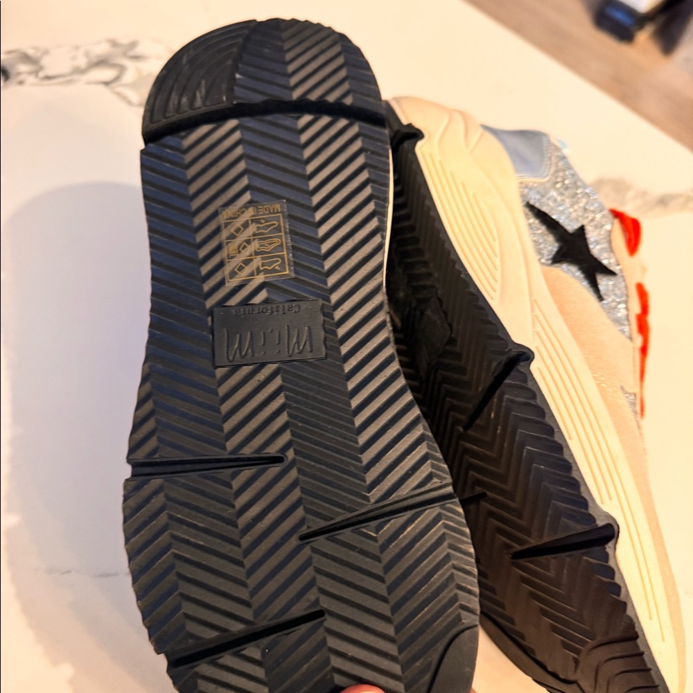 Sneakers - Picture 6 of 6